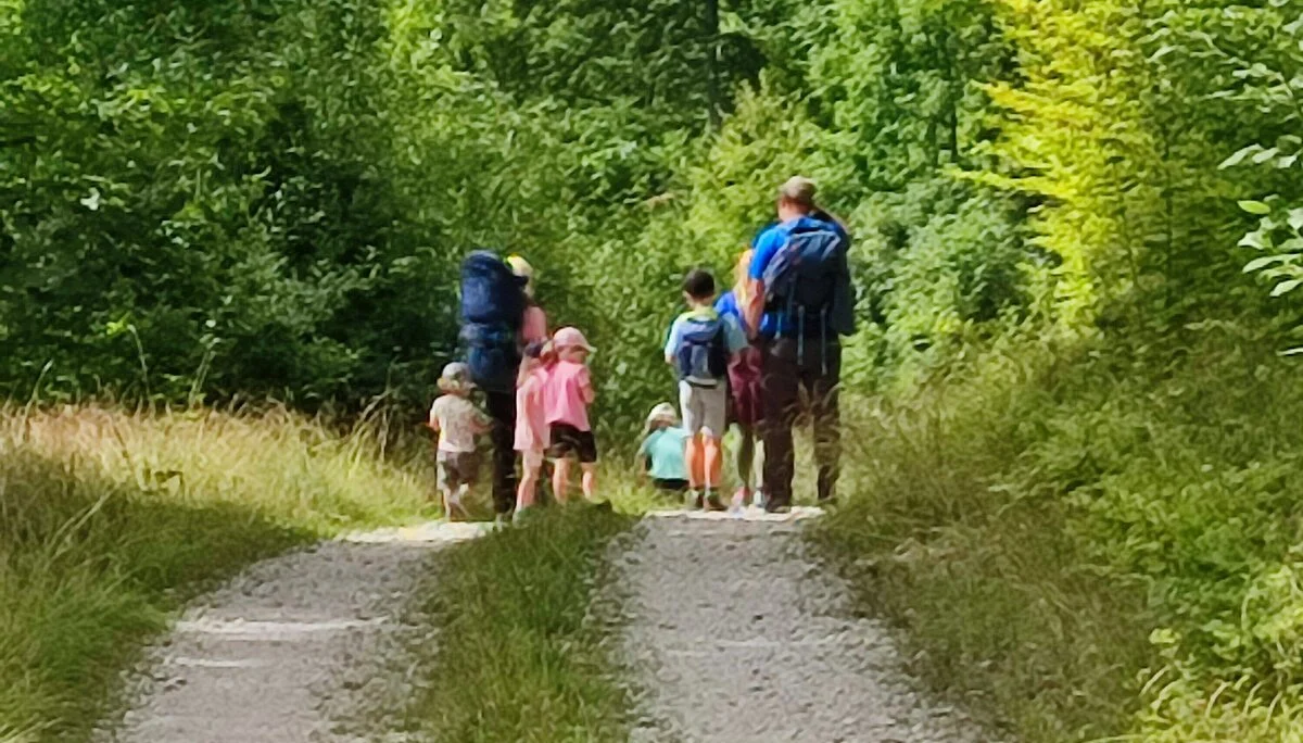 Teilnehmer auf dem Weg zur Hossinger Leiter. | © DAV Ebingen