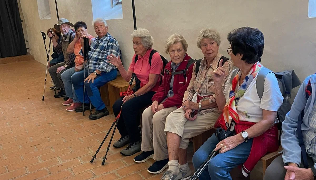 Die Wandergruppe während des Klosterbesichtigung. | © DAV Ebingen