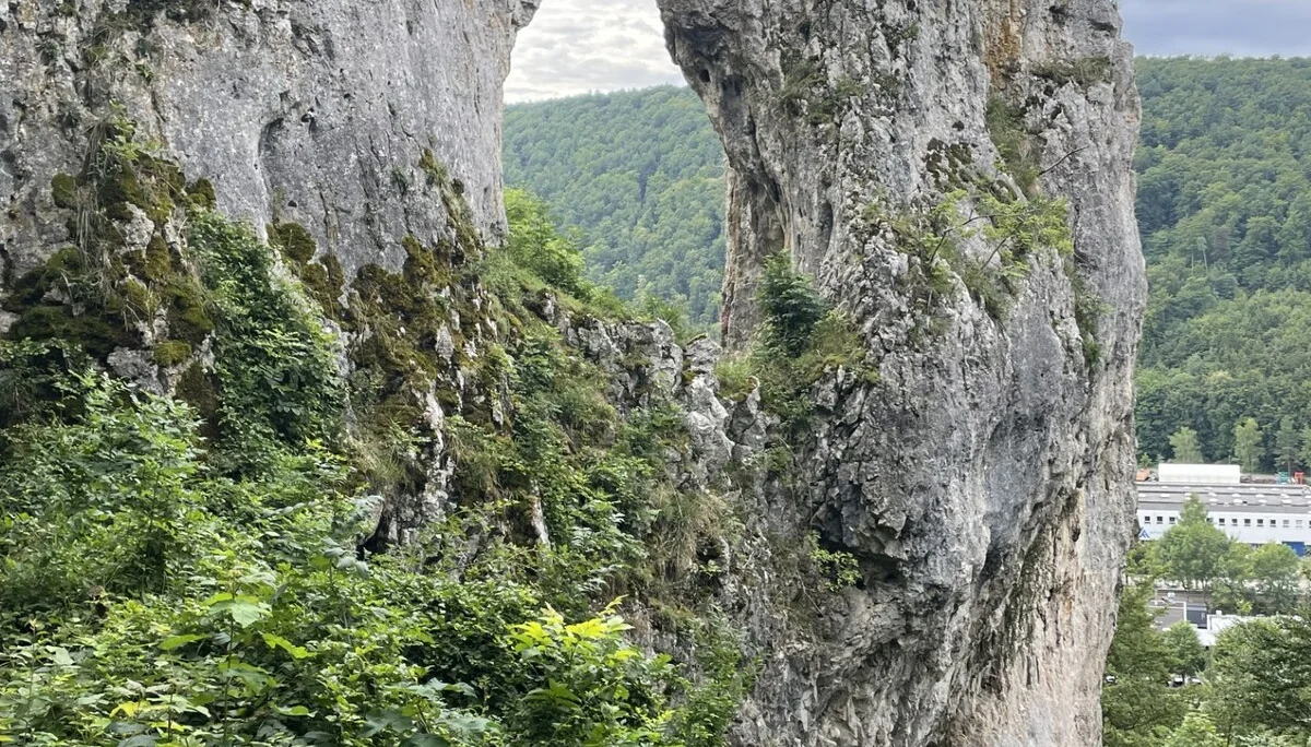 Ein beindruckender Felsen entlang der Wanderstrecke. | © DAV Ebingen