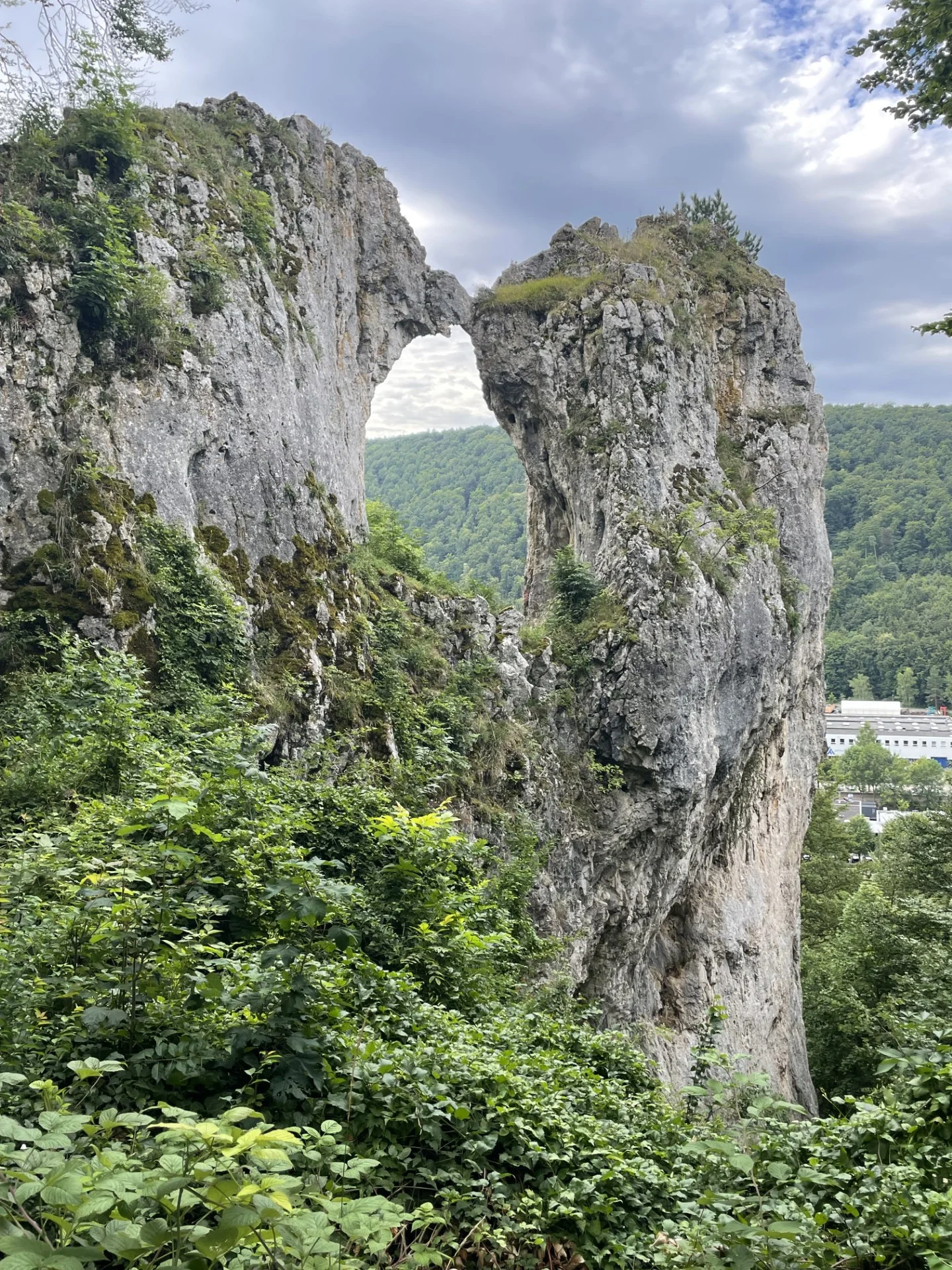 Ein beindruckender Felsen entlang der Wanderstrecke. | © DAV Ebingen