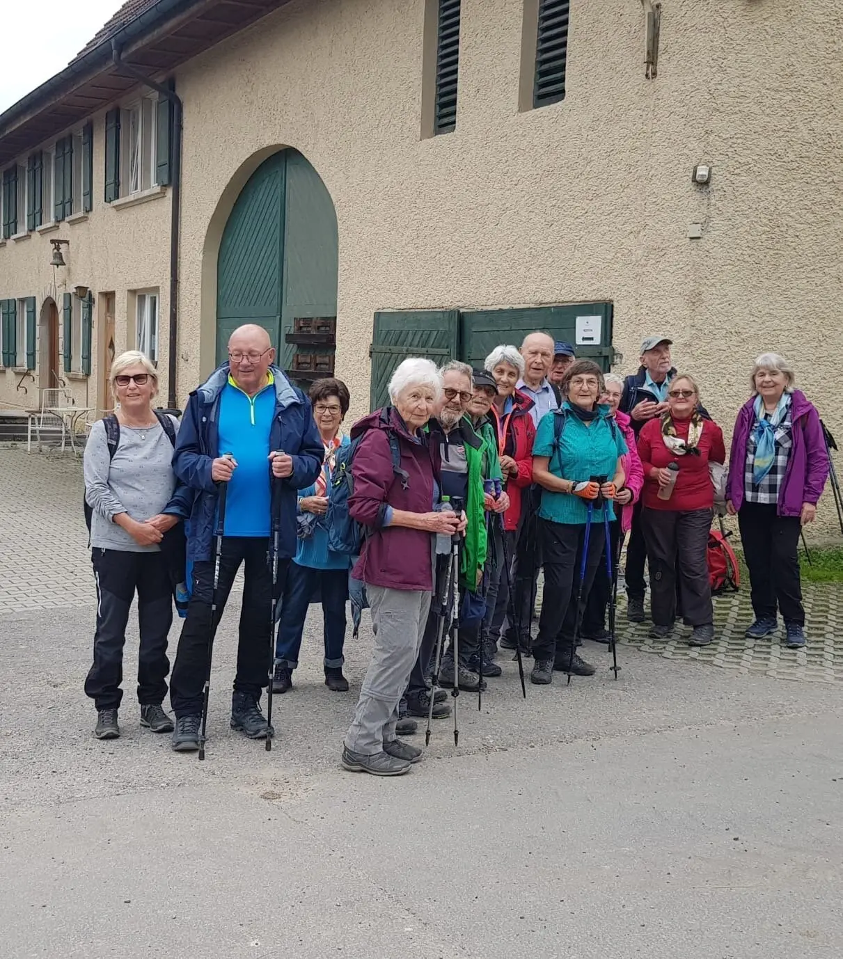 Ein Gruppenbild, aufgenommen auf dem Hofgut Wiggenweiler. | © DAV Ebingen