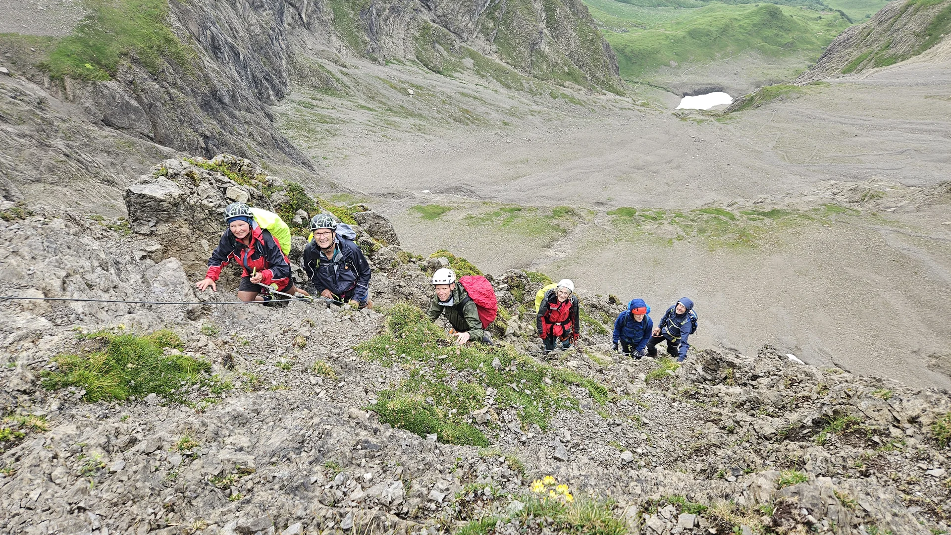 Die Wandergruppe beim Aufstieg zum Zitterklapfen. | © DAV Ebingen