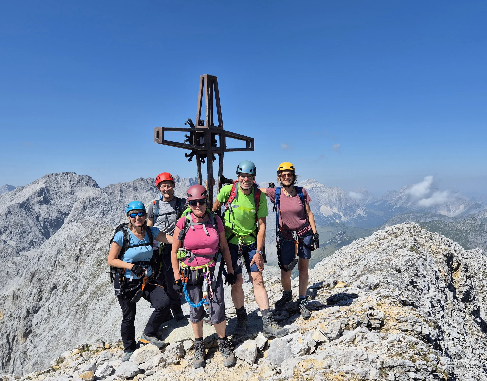 Das Gipfelfoto der Gruppe auf der Lamsenspitze. | © DAV Ebingen