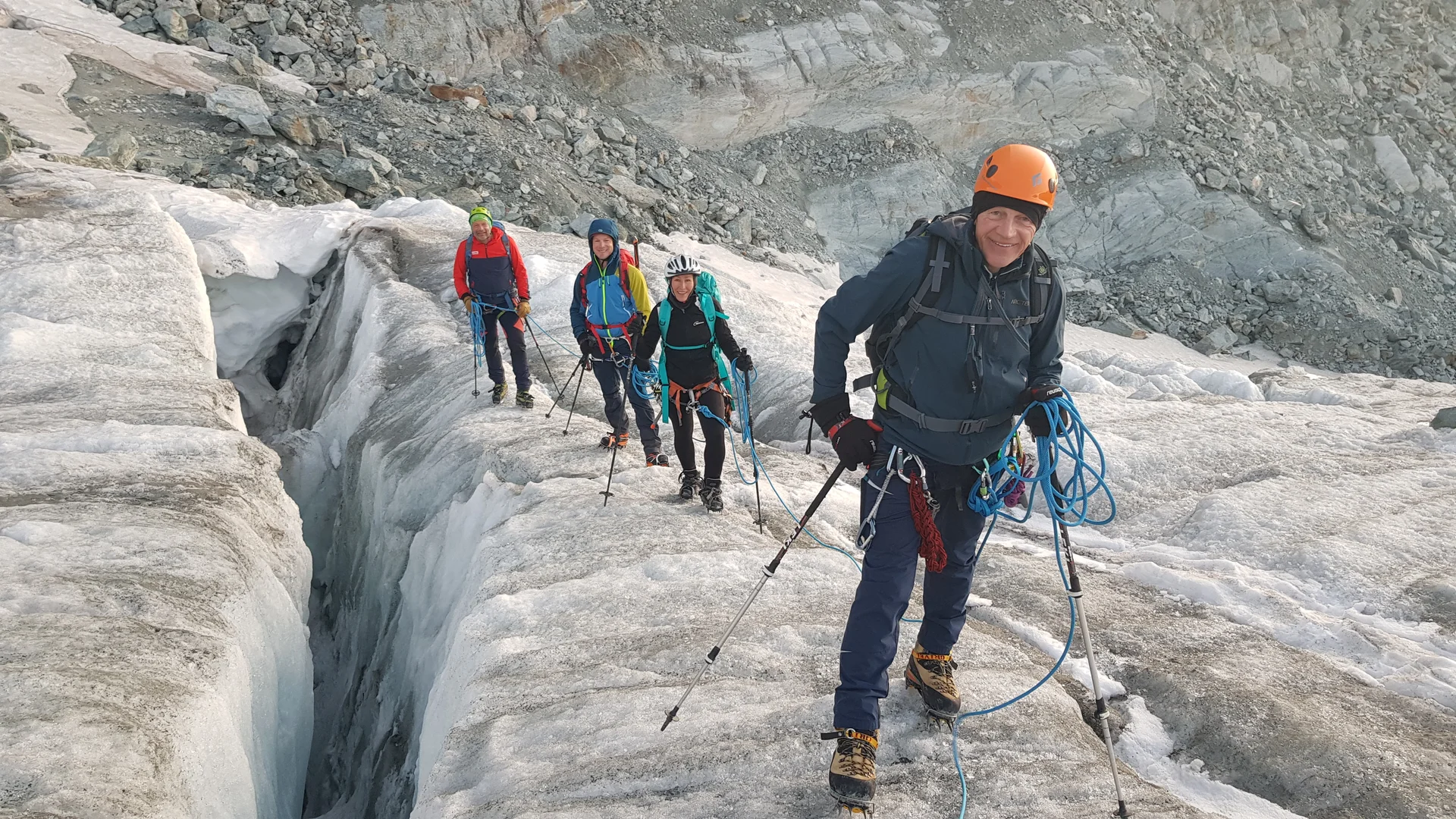 Tourengänger am Allalingletscher | © DAV Ebingen