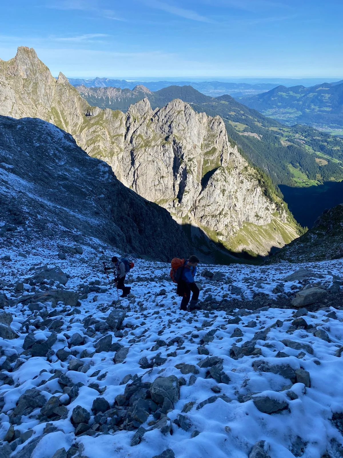 Teilnehmer der Gruppe beim Aufstieg. | © DAV Ebingen