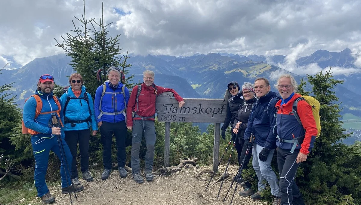 Ein Gruppenbild der Teilnehmer auf dem Gamskopf. | © DAV Ebingen