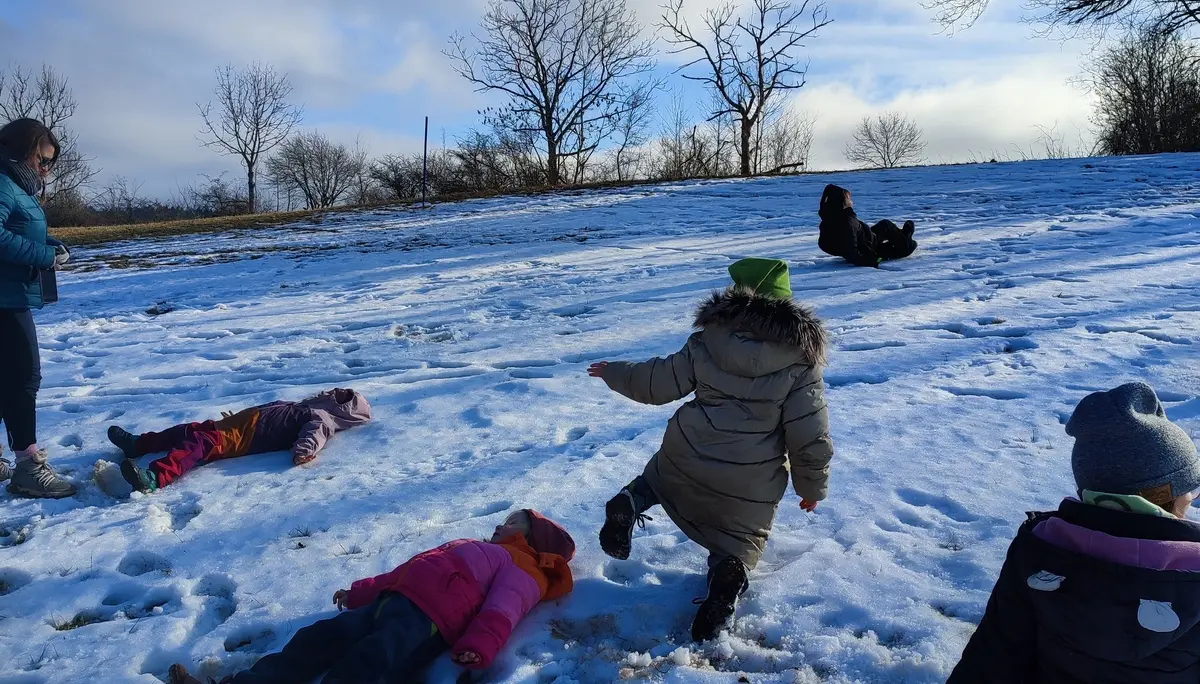 Kinder beim winterlichen spielen. | © DAV Ebingen