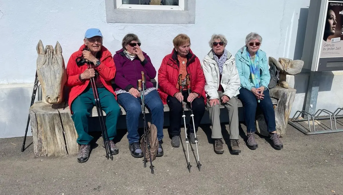 Teilnehmer während einer Rast am Gasthaus Fohlenweide. | © DAV Ebingen