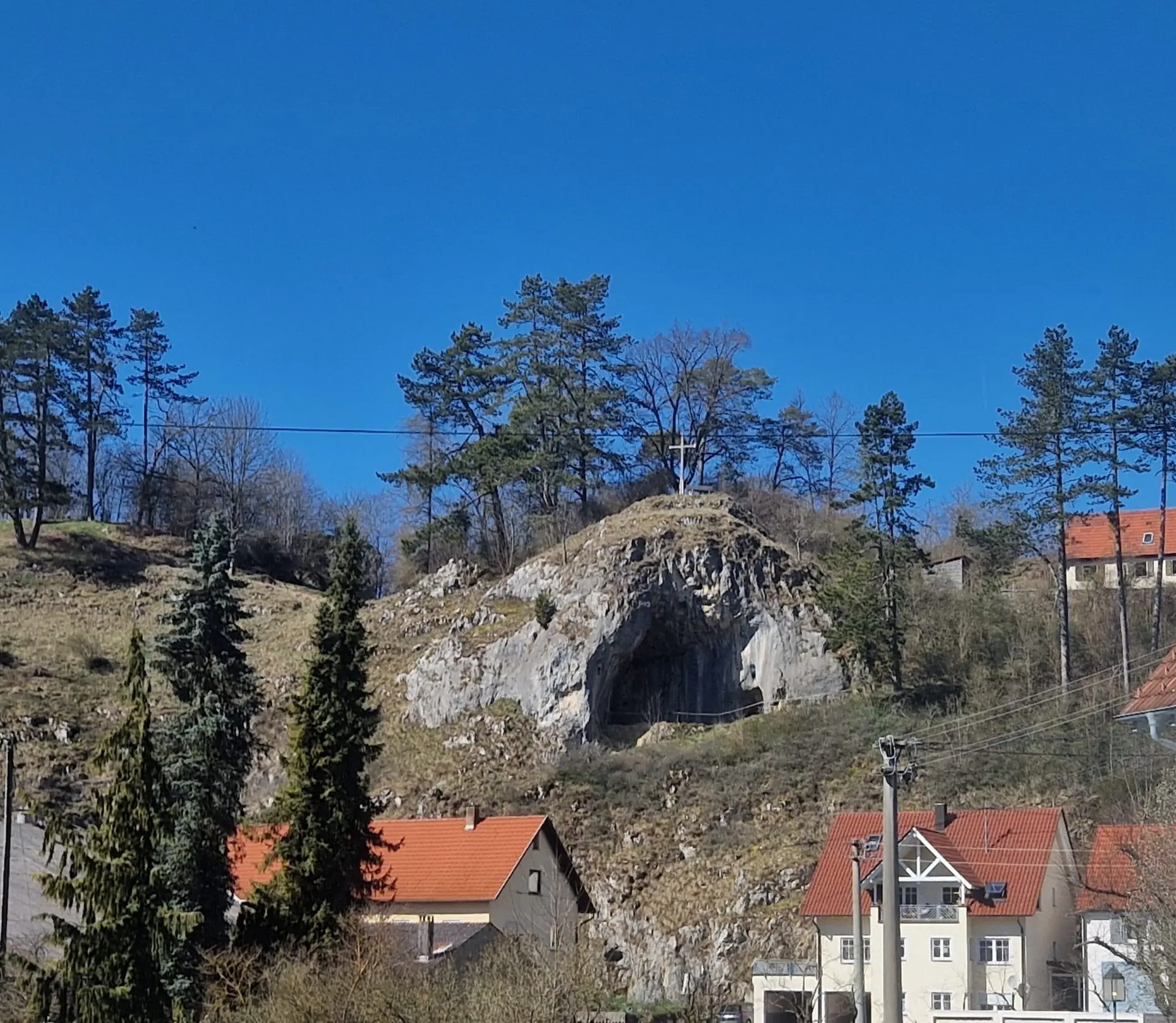 Panorama-Aufnahme der Göpfelsteinhöhle. | © DAV Ebingen