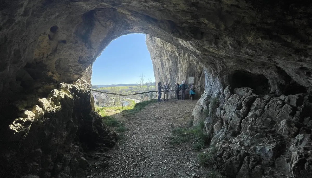 Die Gruppe in einer Höhle. | © DAV Ebingen