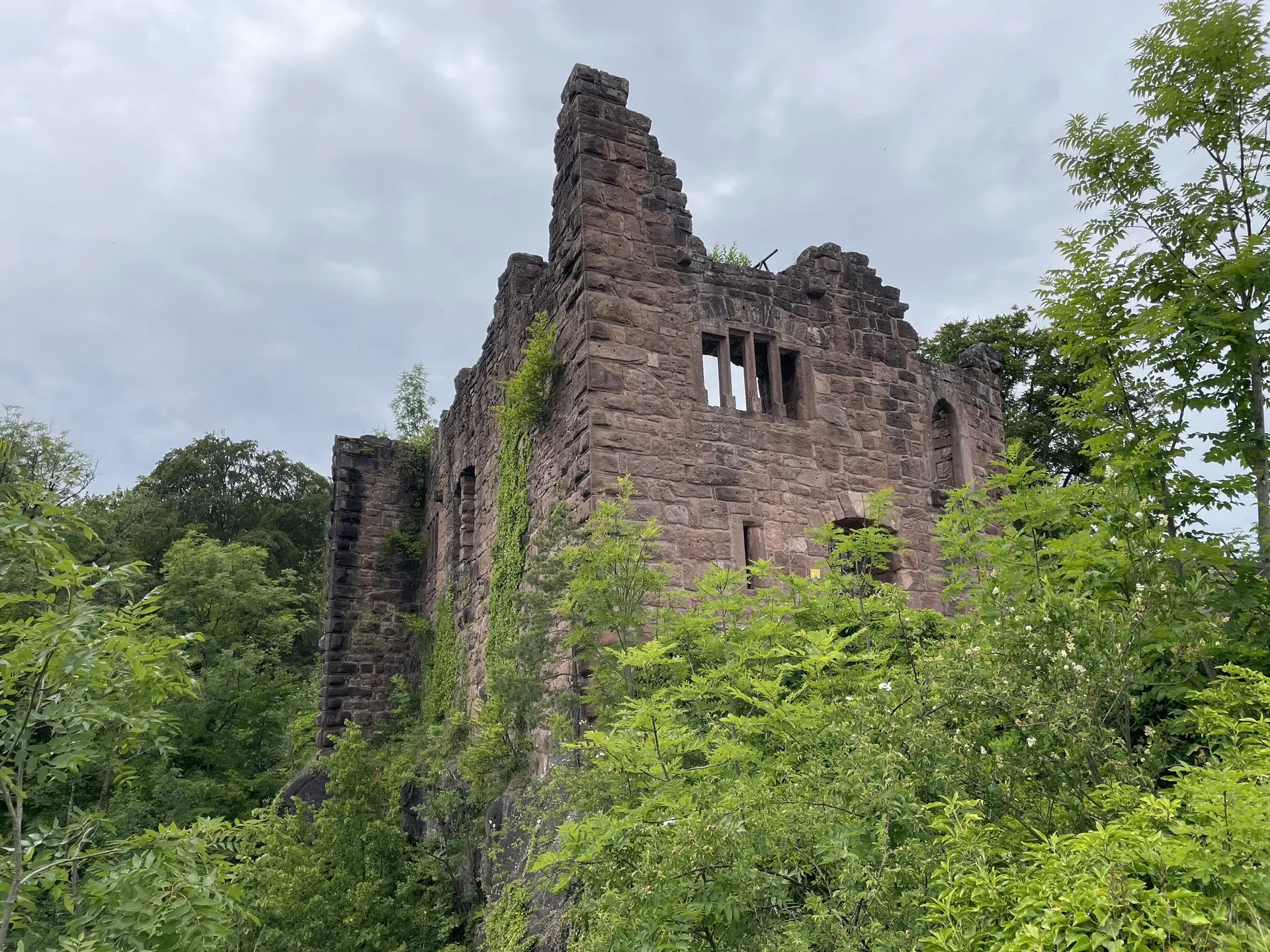 Die Burgruine Hohenschramberg. | © DAV Ebingen
