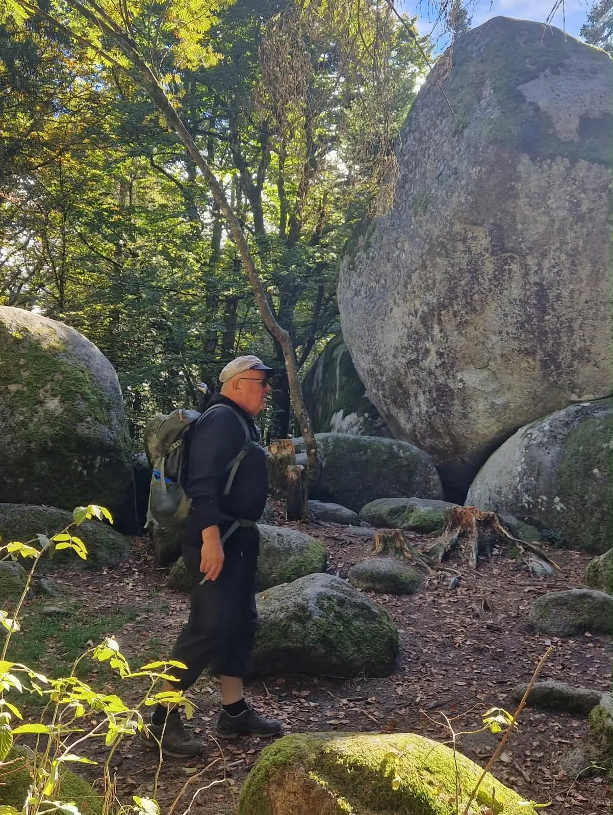 Ein Teilnehmer vor dem Solfelsen bei Rickenbach-Jungholz. | © DAV Ebingen