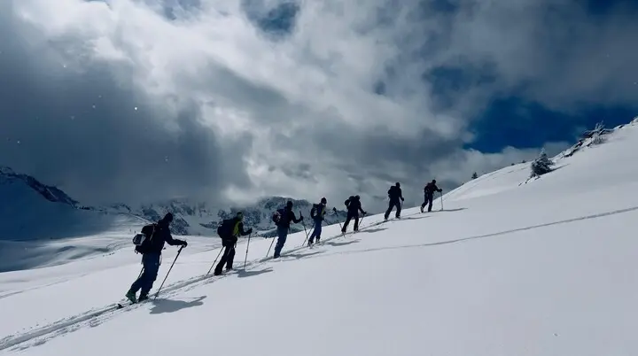 Die Teilnehmer während einem Aufstieg. | © DAV Ebingen