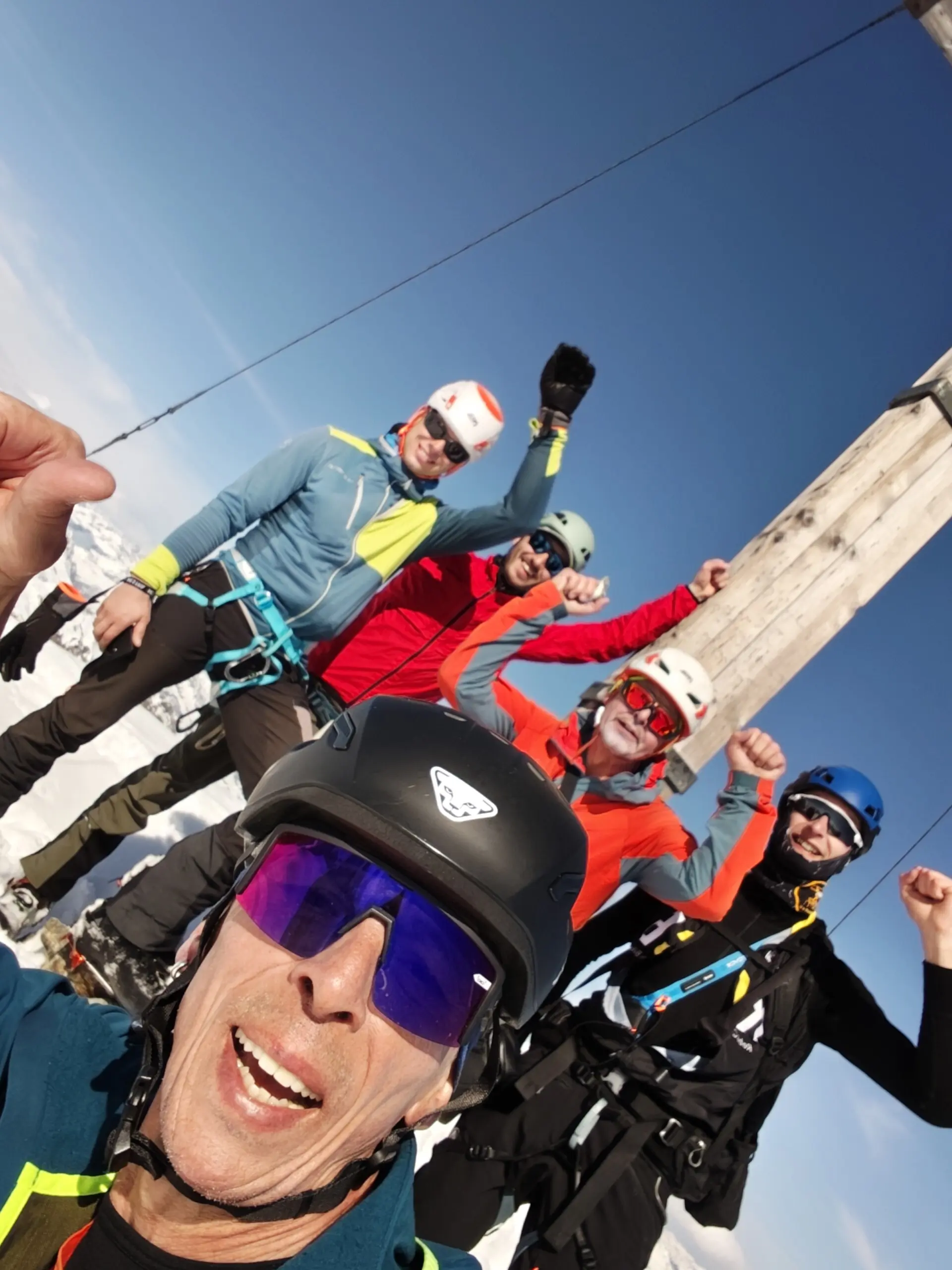 Die Gruppe an einem Gipfelbild. | © DAV Ebingen